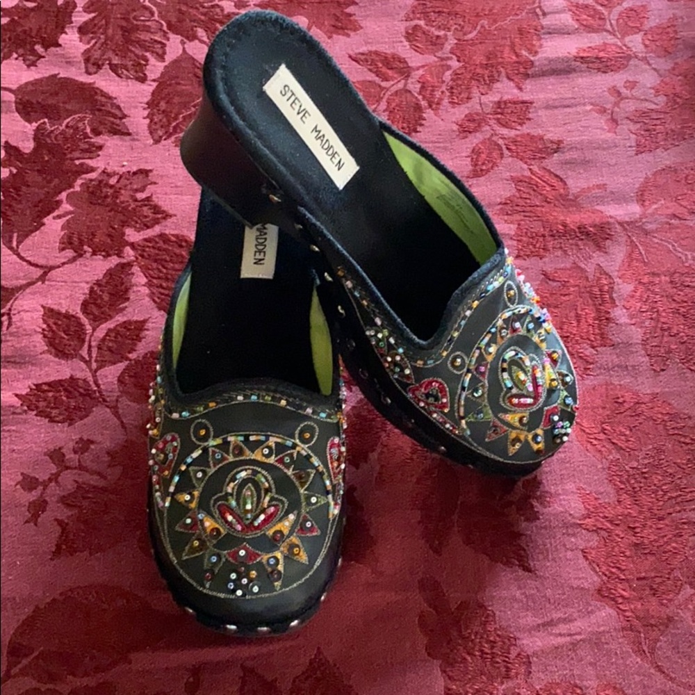 Steve Madden Firey Black Fabric Cloggs size 8.5